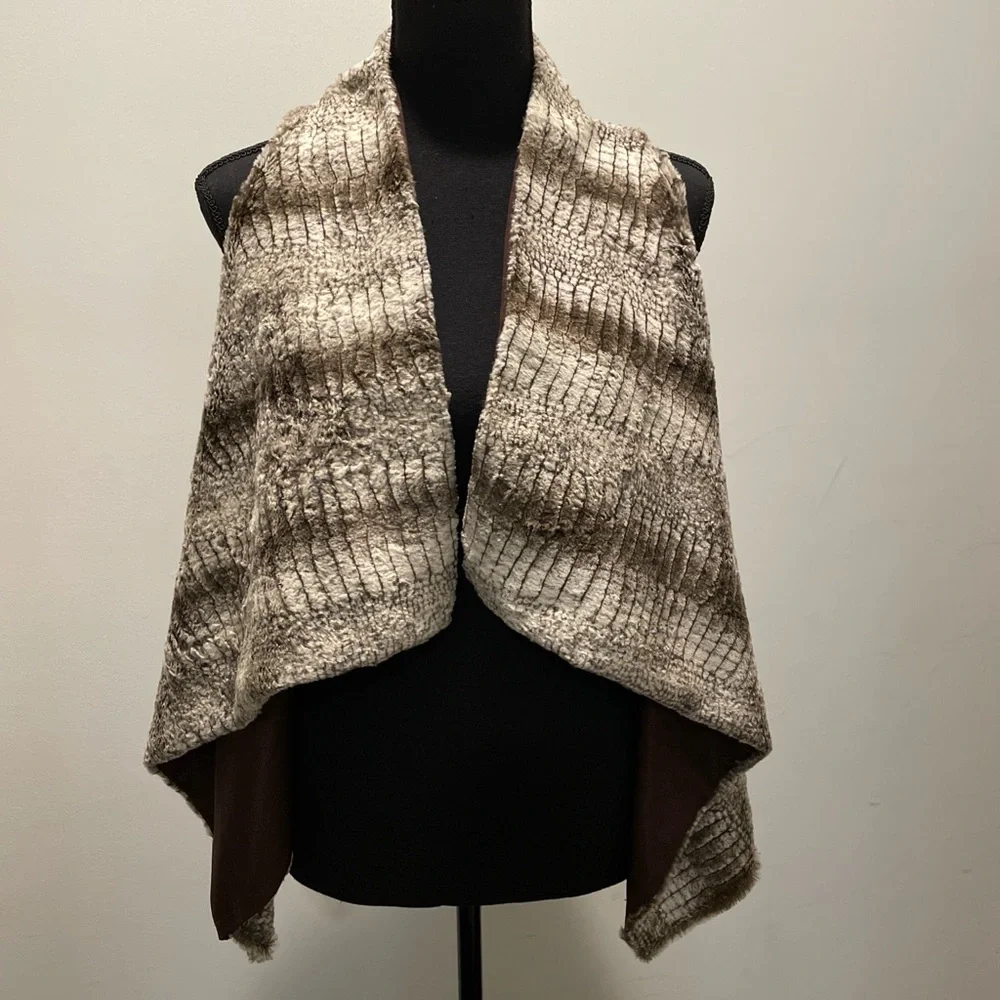 Karen Kane Faux Fur Women’s Vest Sz XS Brown Cream SnakeSkin Cabincore Waterfall - Picture 3 of 7